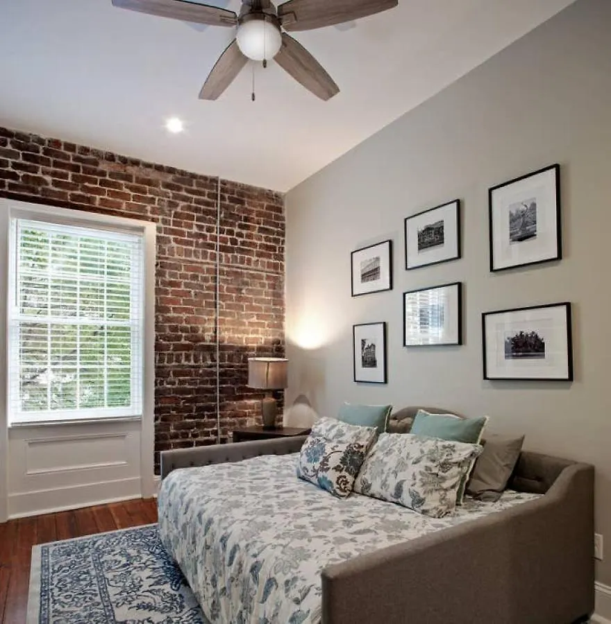 Bed & Breakfast Sophisticated Historic Remodeled 9 Bedroom Home Savannah