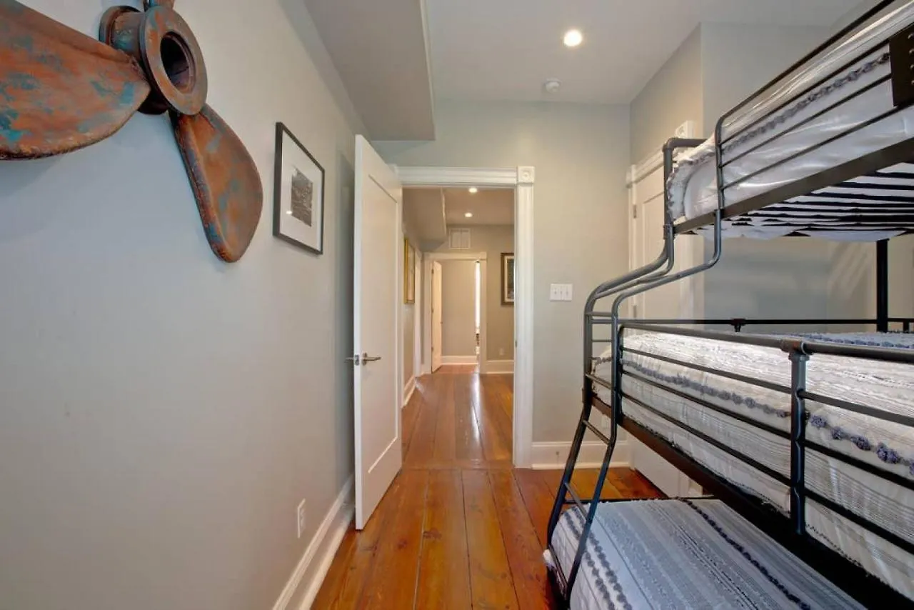 Sophisticated Historic Remodeled 9 Bedroom Home Savannah Bed & Breakfast