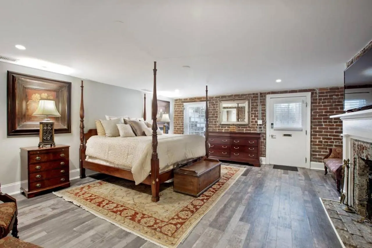 Sophisticated Historic Remodeled 9 Bedroom Home Savannah 0*,  Verenigde Staten