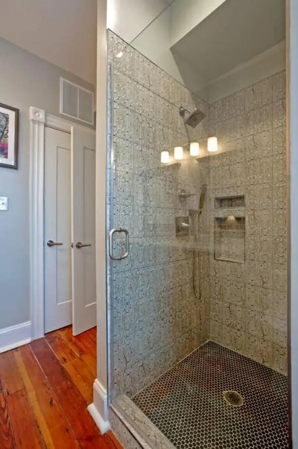 Sophisticated Historic Remodeled 9 Bedroom Home Savannah Bed & Breakfast