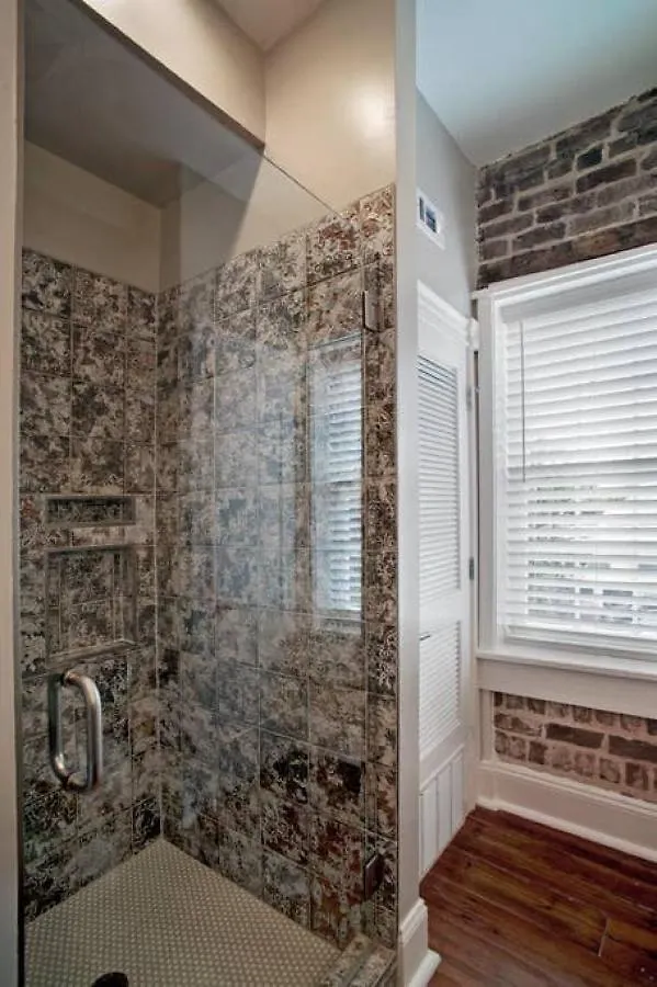 Bed & Breakfast Sophisticated Historic Remodeled 9 Bedroom Home Savannah