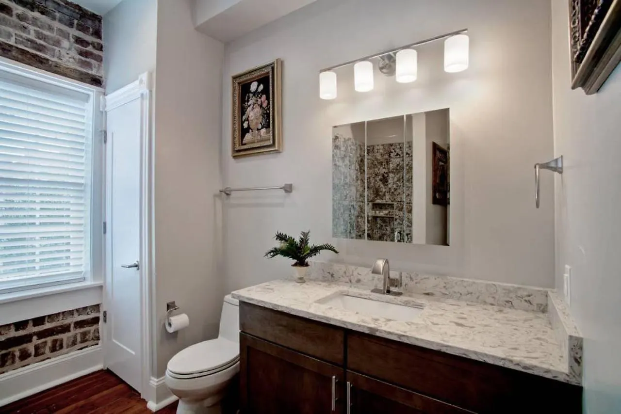 Bed and Breakfast Sophisticated Historic Remodeled 9 Bedroom Home Σαβάνα